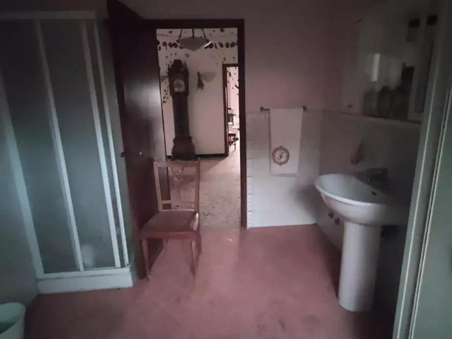 Immagine 24 di Appartamento in vendita  a Castelnuovo Magra