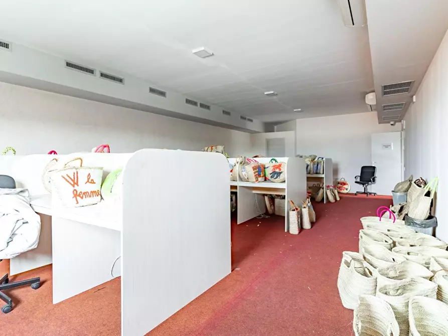 Immagine 24 di Attività artigianale in vendita  a Empoli