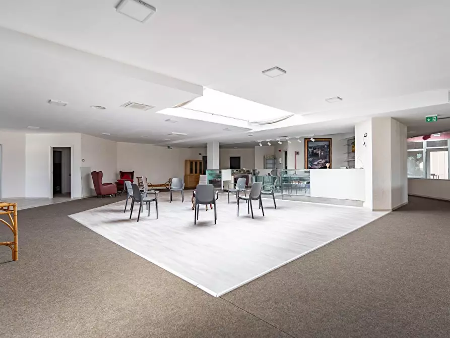 Immagine 3 di Attività artigianale in vendita  a Empoli