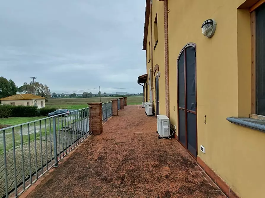 Immagine 5 di Villa in vendita  a Montopoli In Val D'arno