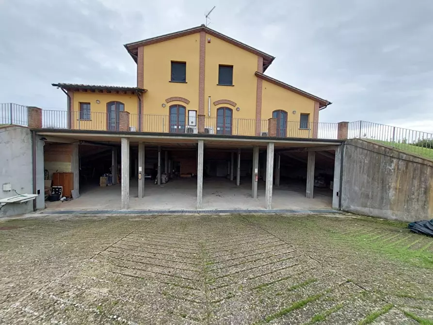Immagine 2 di Villa in vendita  a Montopoli In Val D'arno