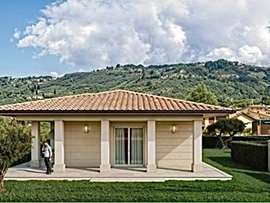 Immagine 5 di Terreno residenziale in vendita  a Massarosa