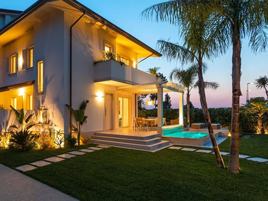 Immagine 4 di Villa in affitto  a Forte Dei Marmi