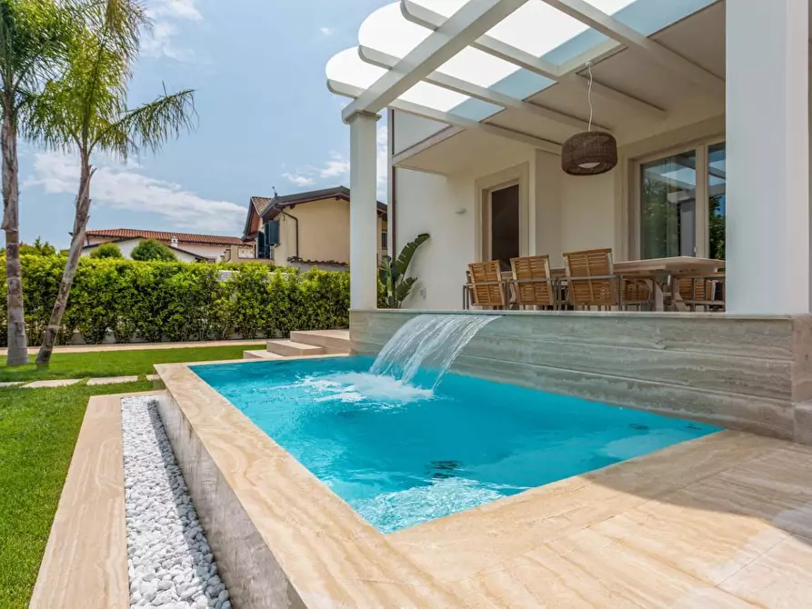 Immagine 9 di Villa in affitto  a Forte Dei Marmi