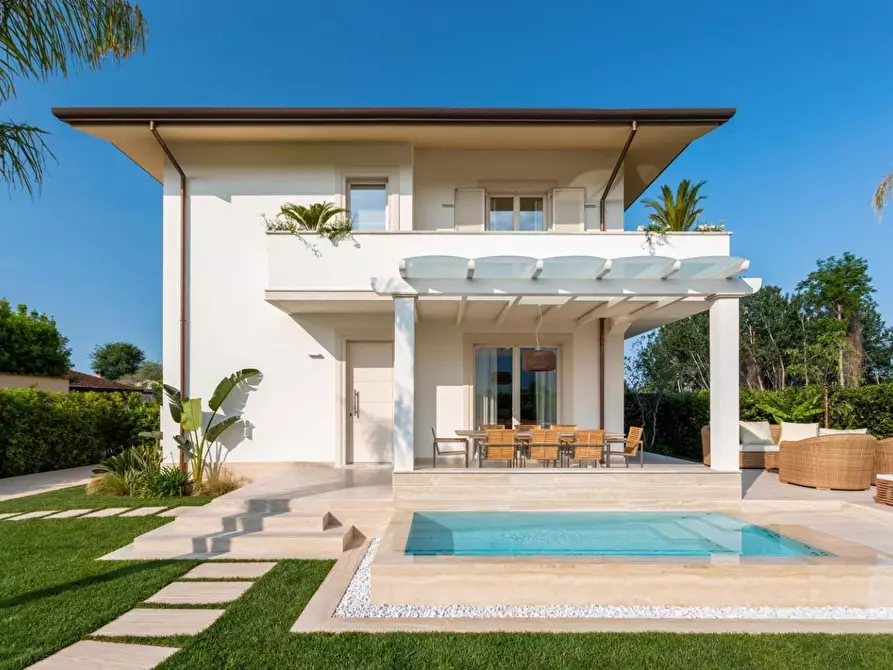 Immagine 5 di Villa in affitto  a Forte Dei Marmi