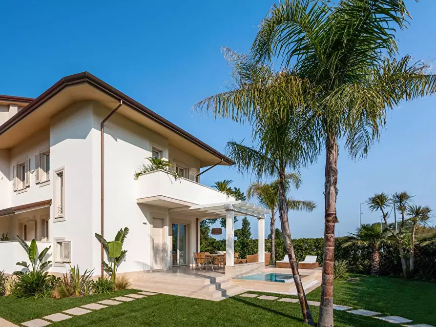 Immagine 3 di Villa in affitto  a Forte Dei Marmi