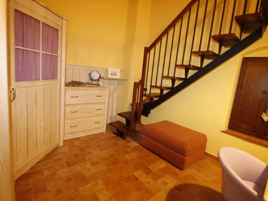 Immagine 8 di Appartamento in vendita  a Casole D'elsa