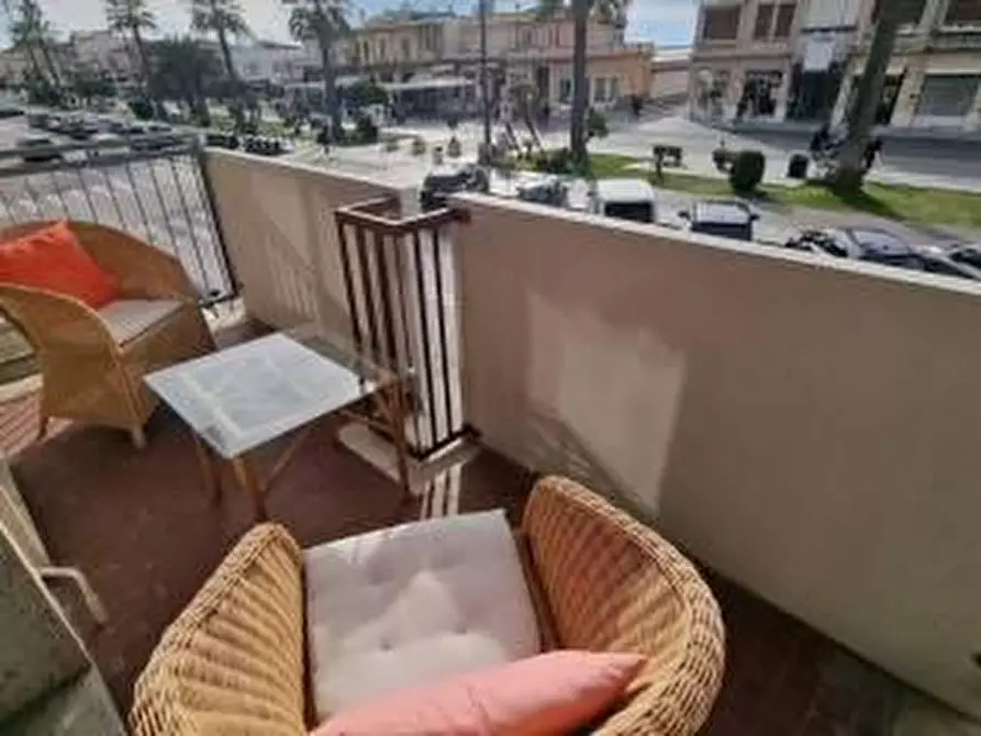 Immagine 12 di Appartamento in vendita  a Viareggio