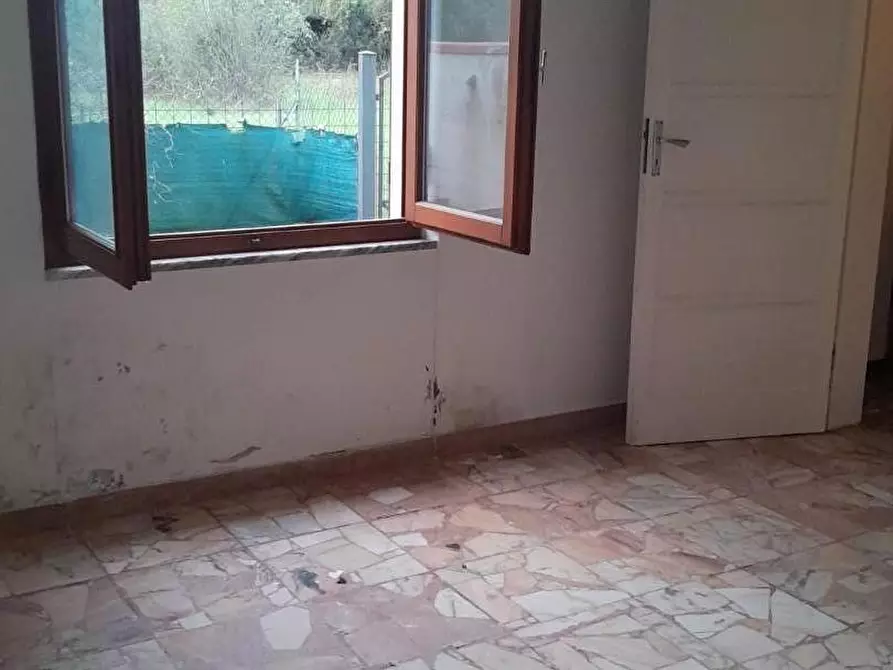 Immagine 6 di Casa indipendente in vendita  a Massa