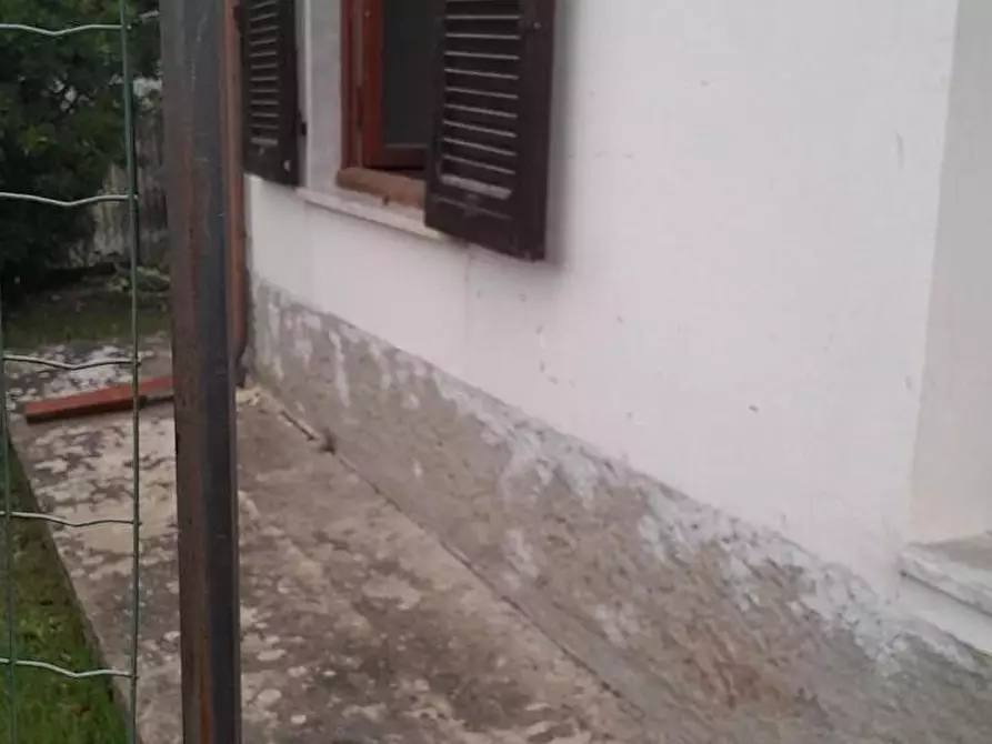 Immagine 4 di Casa indipendente in vendita  a Massa