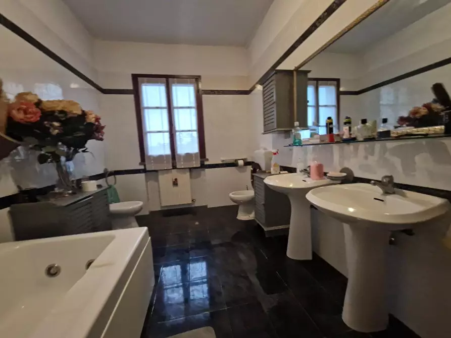 Immagine 20 di Casa colonica in vendita  a Cecina