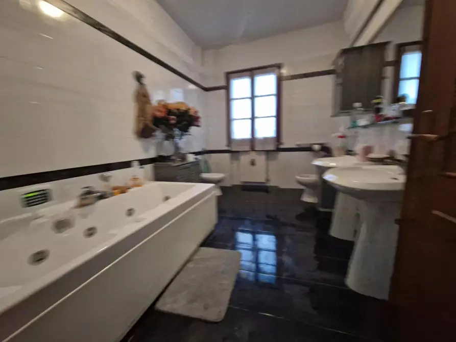 Immagine 19 di Casa colonica in vendita  a Cecina