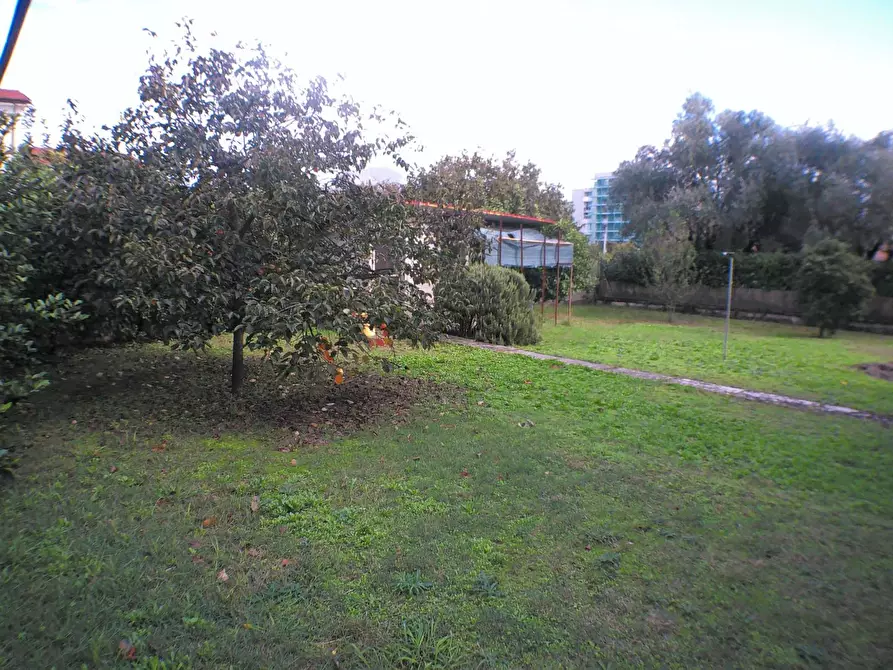 Immagine 10 di Casa indipendente in vendita  a Carrara