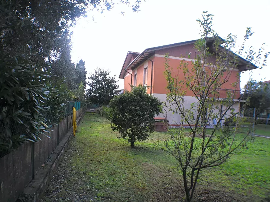 Immagine 16 di Casa indipendente in vendita  a Carrara