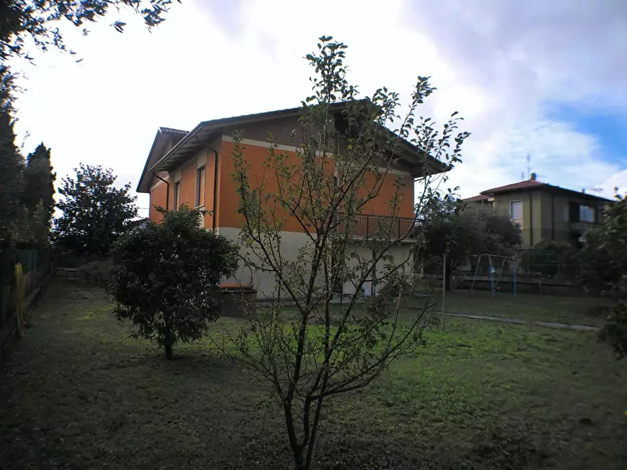 Immagine 15 di Casa indipendente in vendita  a Carrara