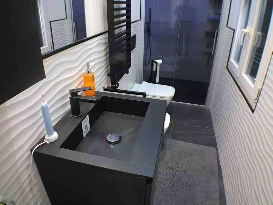 Immagine 14 di Appartamento in vendita  a Carrara