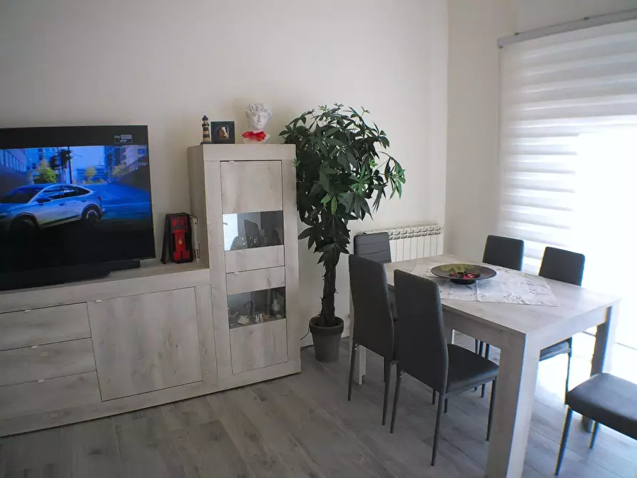 Immagine 3 di Appartamento in vendita  a Carrara