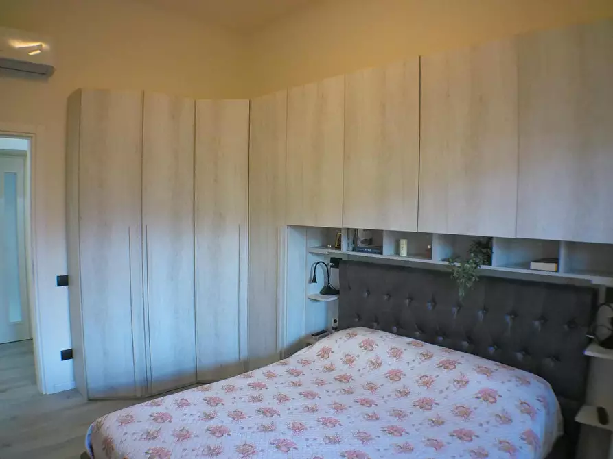 Immagine 9 di Appartamento in vendita  a Carrara