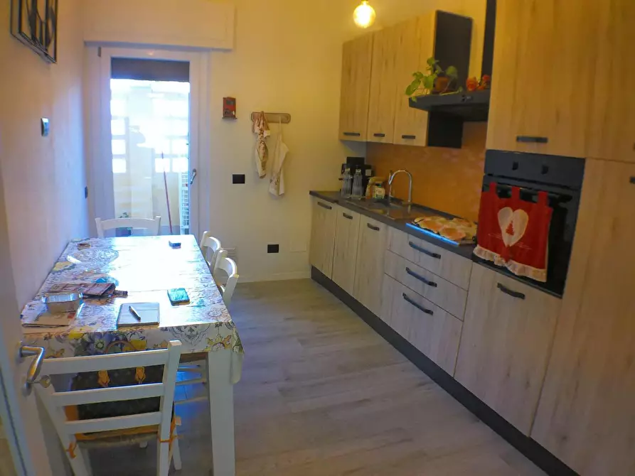 Immagine 4 di Appartamento in vendita  a Carrara