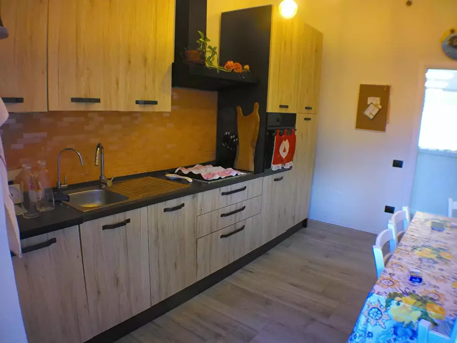 Immagine 5 di Appartamento in vendita  a Carrara