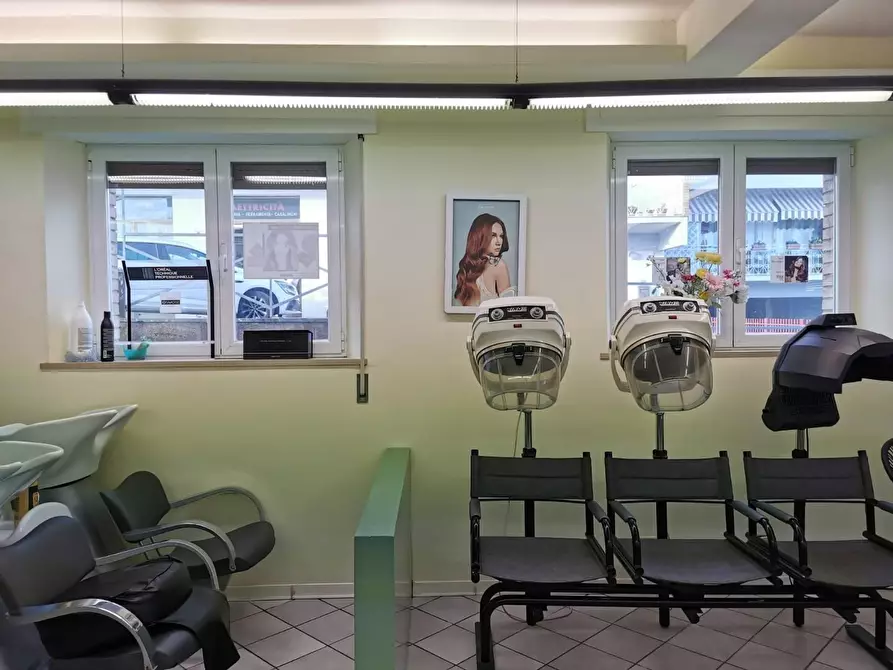 Immagine 2 di Attività commerciale in affitto  a Monteriggioni