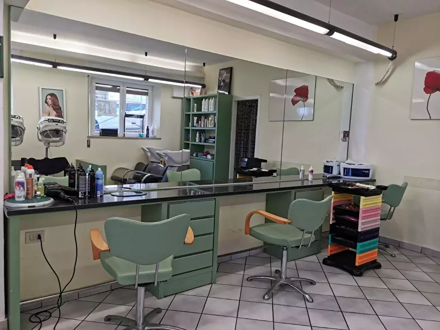 Immagine 6 di Attività commerciale in affitto  a Monteriggioni