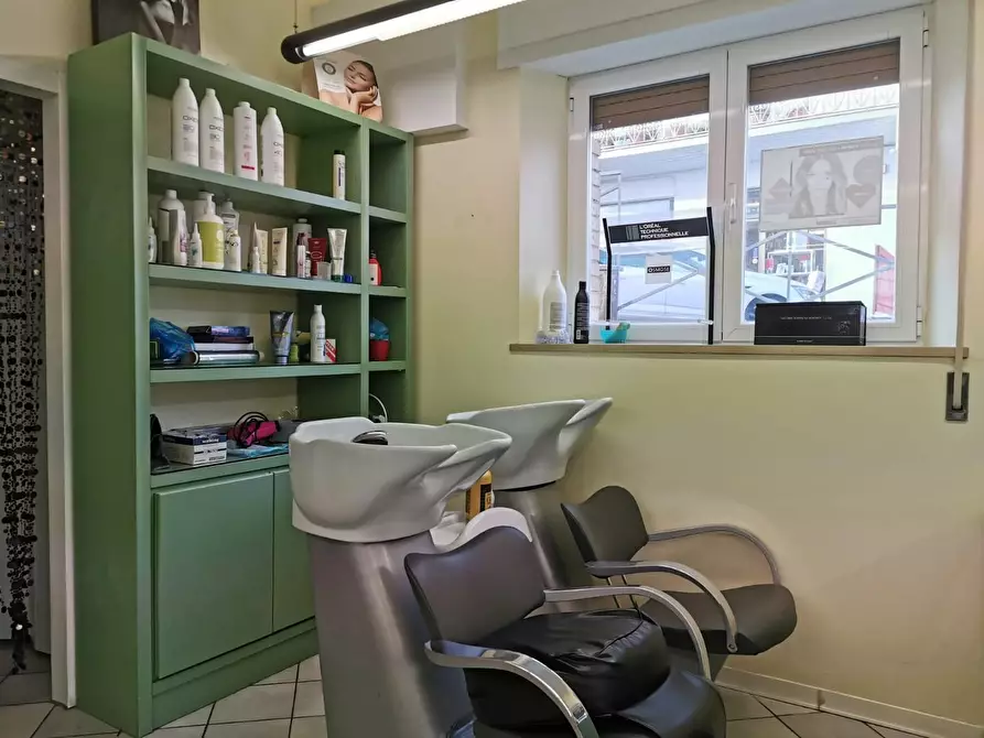 Immagine 4 di Attività commerciale in affitto  a Monteriggioni