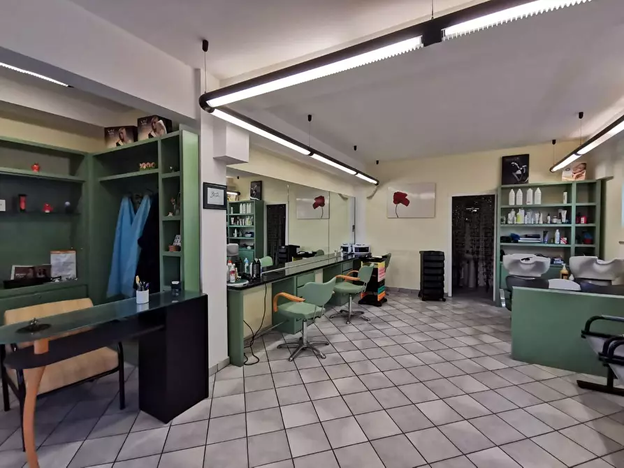 Immagine 7 di Attività commerciale in affitto  a Monteriggioni