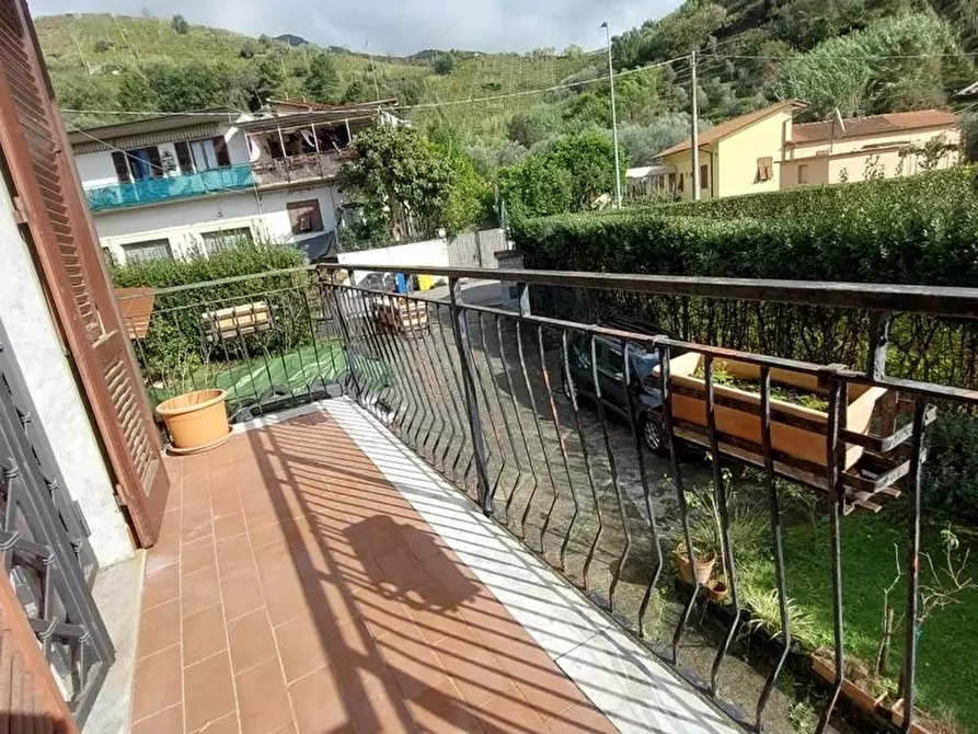 Immagine 10 di Casa semindipendente in vendita  a Massa