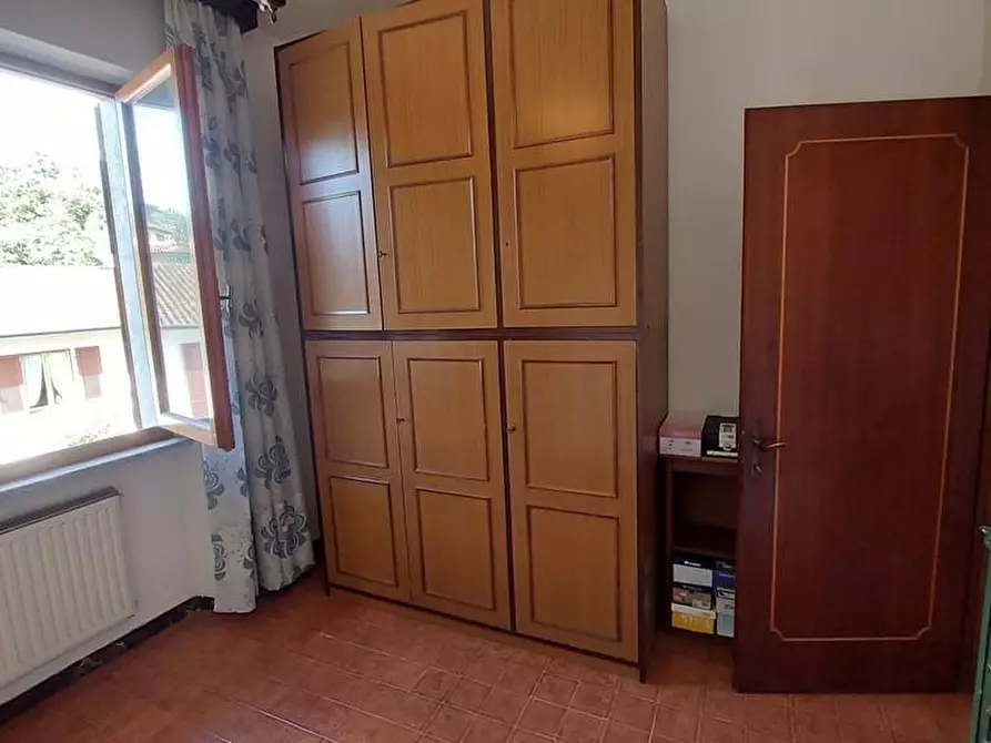 Immagine 15 di Casa semindipendente in vendita  a Massa