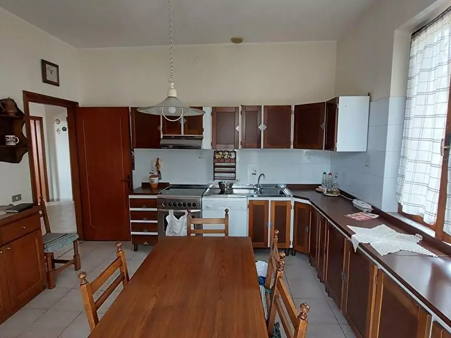 Immagine 4 di Casa semindipendente in vendita  a Massa