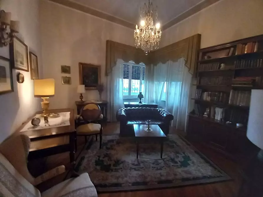 Immagine 16 di Villa in vendita  a Cascina