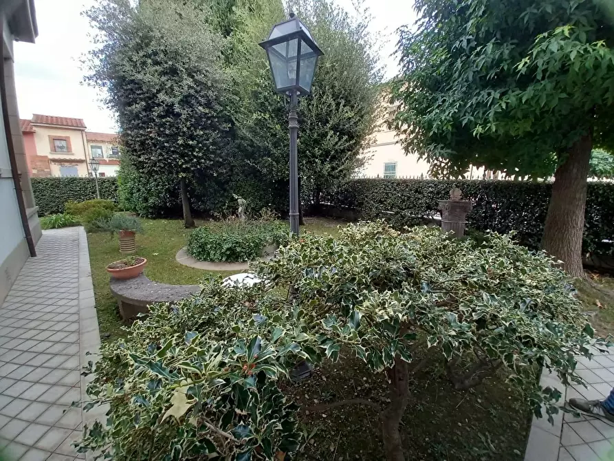 Immagine 63 di Villa in vendita  a Cascina