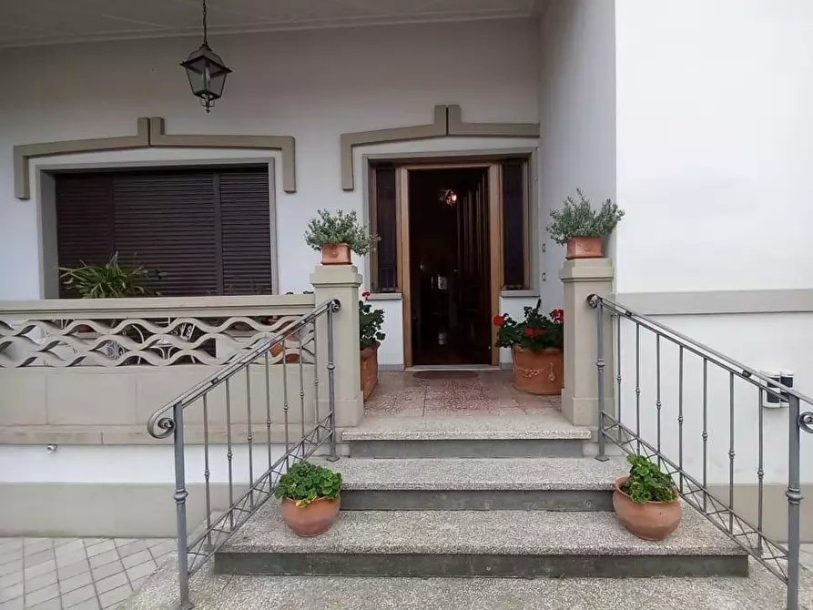 Immagine 29 di Villa in vendita  a Cascina