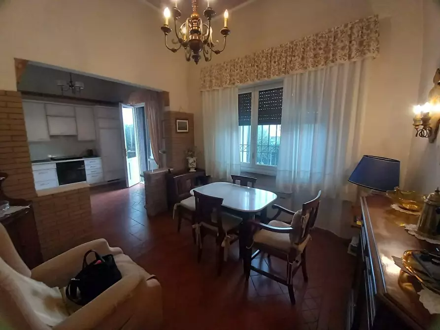 Immagine 71 di Villa in vendita  a Cascina