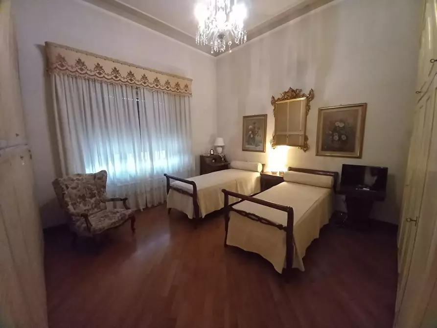 Immagine 39 di Villa in vendita  a Cascina