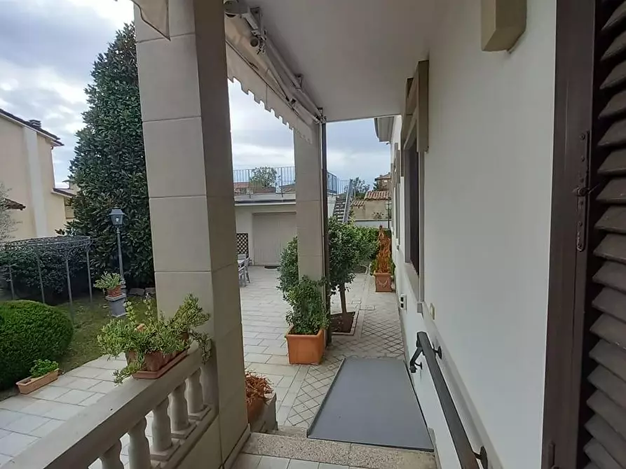 Immagine 51 di Villa in vendita  a Cascina