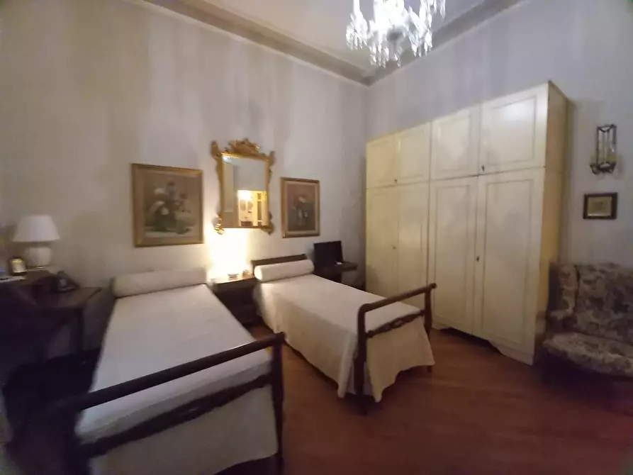 Immagine 35 di Villa in vendita  a Cascina