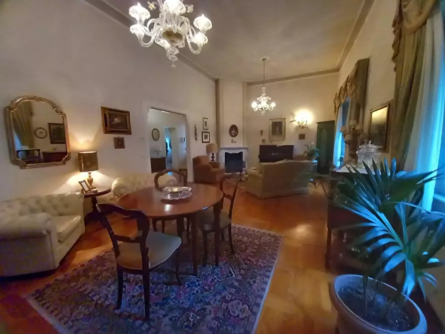 Immagine 21 di Villa in vendita  a Cascina