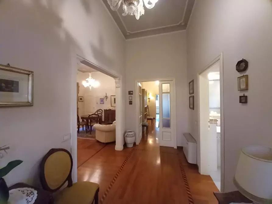 Immagine 78 di Villa in vendita  a Cascina