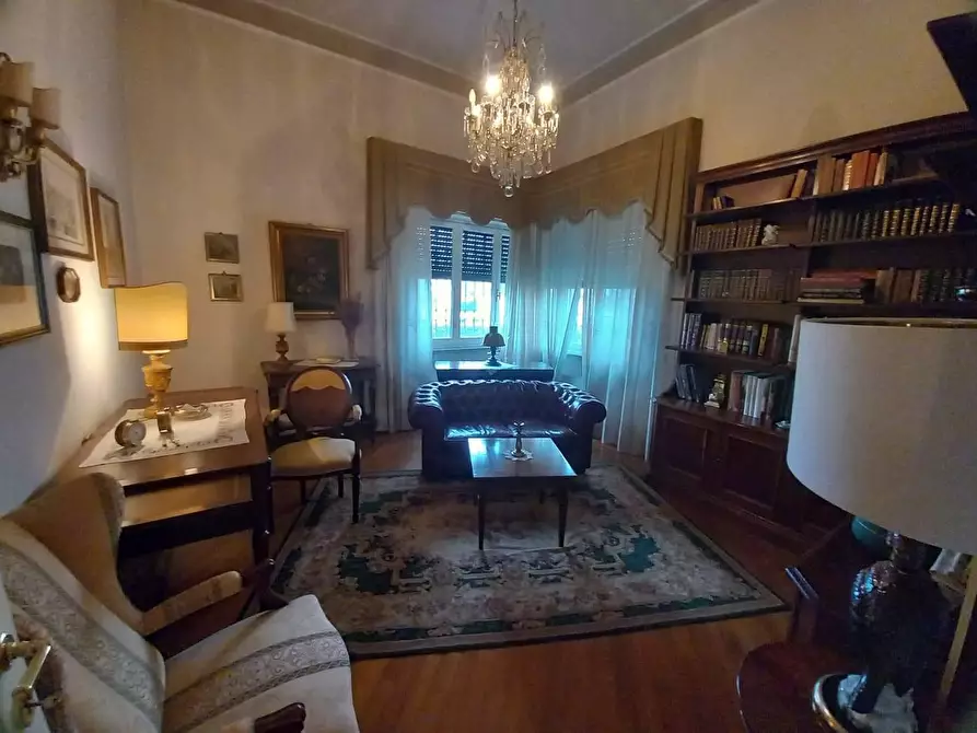 Immagine 20 di Villa in vendita  a Cascina