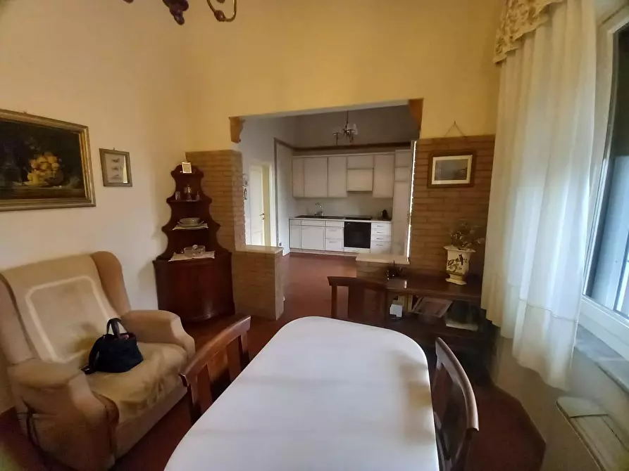 Immagine 17 di Villa in vendita  a Cascina