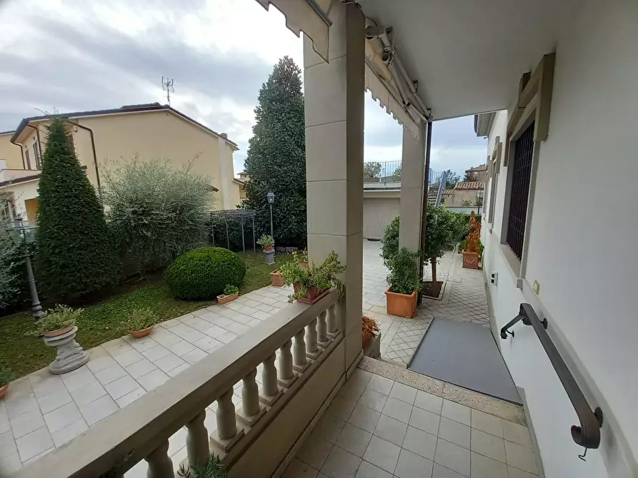 Immagine 22 di Villa in vendita  a Cascina