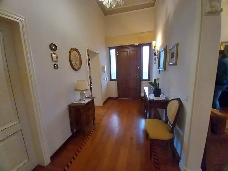 Immagine 69 di Villa in vendita  a Cascina