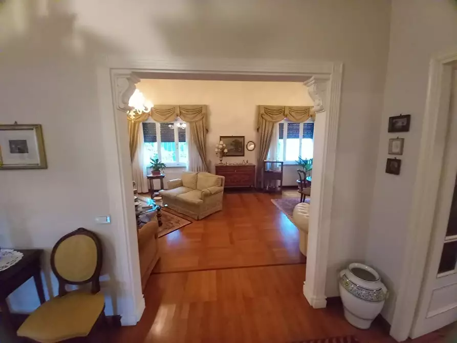 Immagine 81 di Villa in vendita  a Cascina