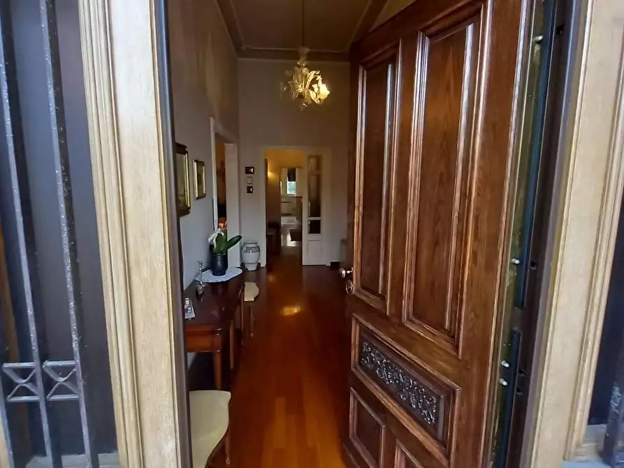 Immagine 41 di Villa in vendita  a Cascina