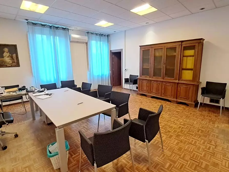 Immagine 5 di Villa in vendita  a Rosignano Marittimo