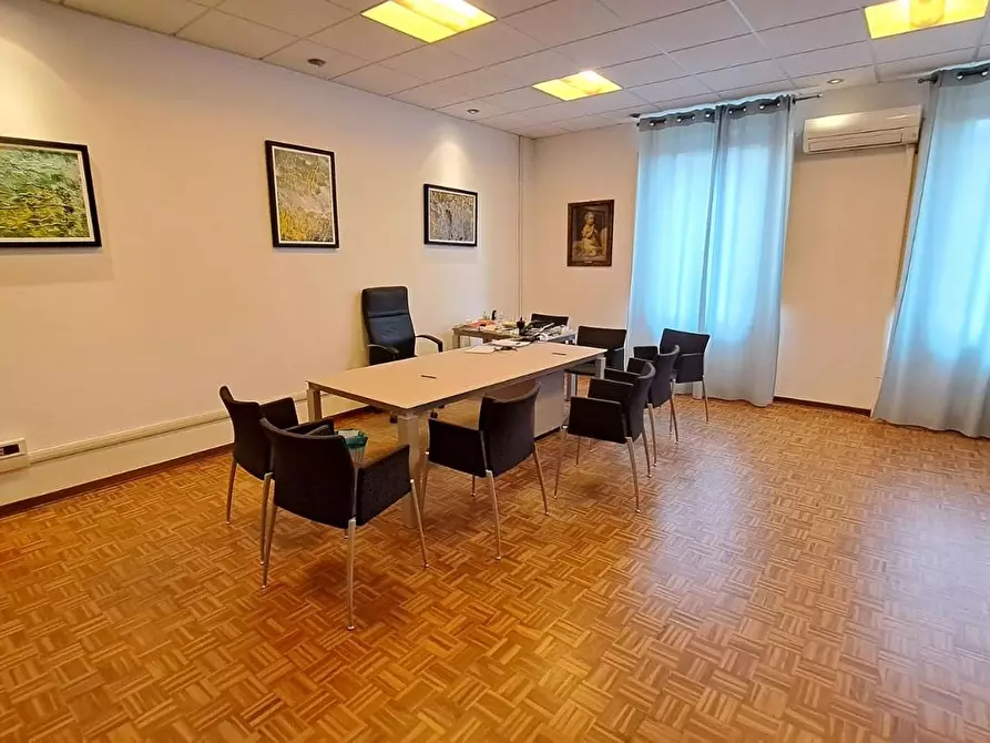 Immagine 4 di Villa in vendita  a Rosignano Marittimo