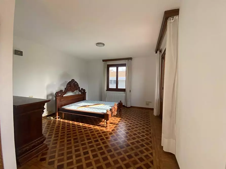 Immagine 7 di Villa in vendita  a Pisa