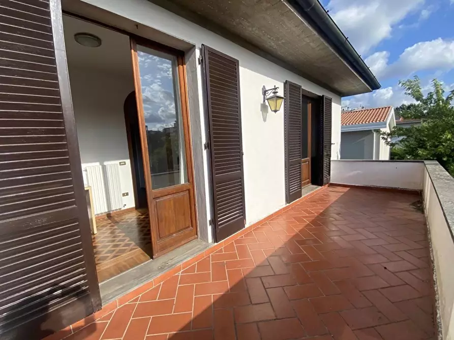 Immagine 8 di Villa in vendita  a Pisa